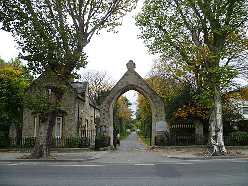 Royal Borough of Kensington and Chelsea Cemetery, Hanwell, Greater London