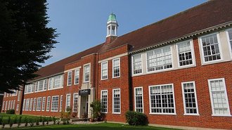 Broadway, Hertfordshire